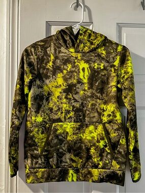 Under Armour Neon Yellow & Olive Camo Pullover Hoodie